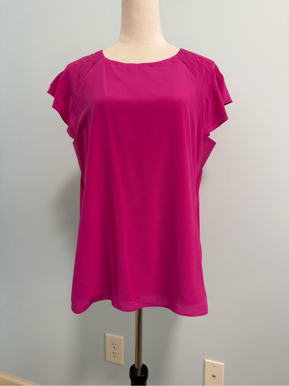 Antonio Melani 100% Silk Fuchsia Flutter Sleeve Blouse Women’s Size L